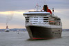 QM2-&-QE2-16-Apr-2005.jpg (56873 bytes)