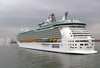 Freedom-of-the-Seas-(5)-29-Apr-2006.jpg (62897 bytes)